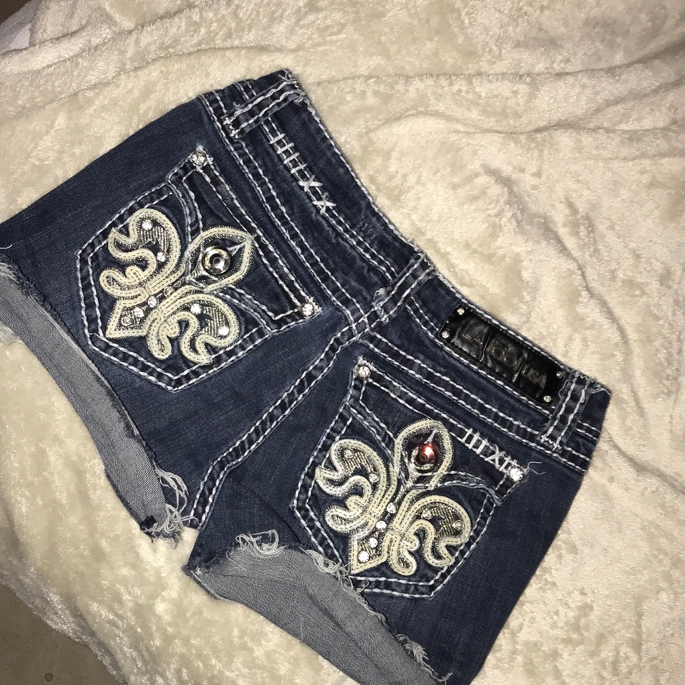 Adorable shorts!! 💕